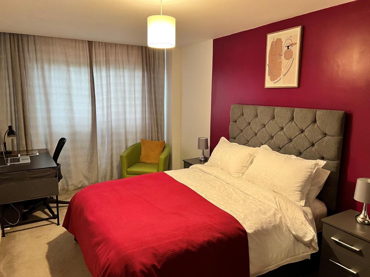 Spacious 1 Bed Relocation Apartment Free Parking, 布赖尔利希尔 外观 照片