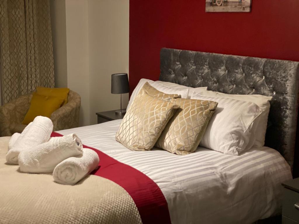 Spacious 1 Bed Relocation Apartment Free Parking, 布赖尔利希尔 外观 照片